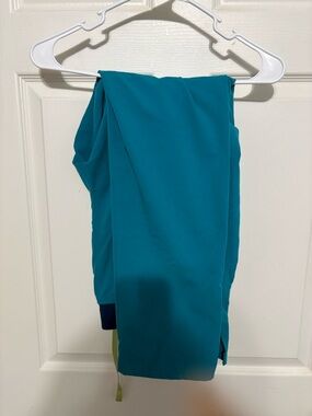 Figs Teal Cropped Scrub Pants